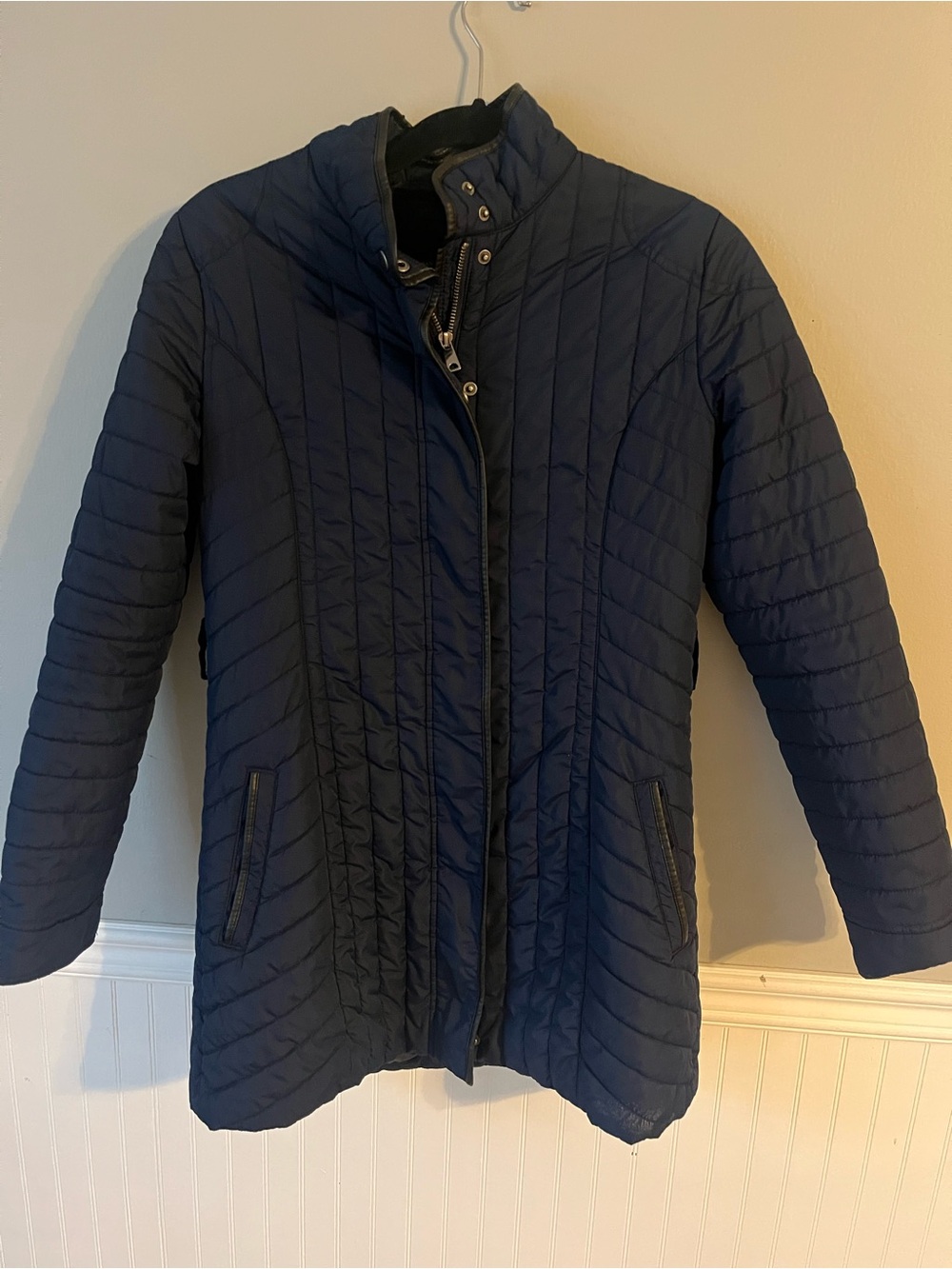 Banana Republic women’s Navy Quilted Packable Jacket